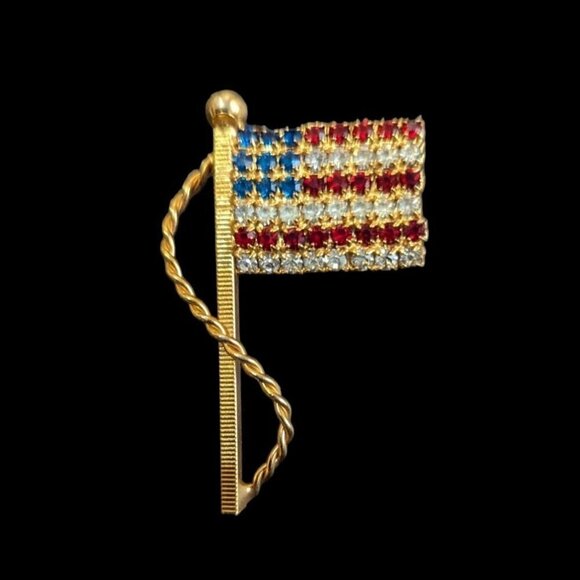 Vintage American Flag Rhinestone Brooch USA Patriotic Pin Red Blue 4th of July - Picture 1 of 4